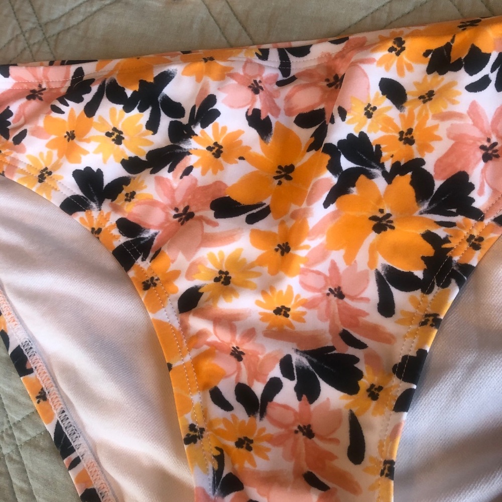 Floral Bikini Set - Picture 2 of 10